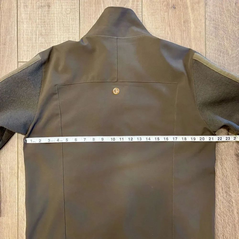 Lululemon Jacket - Picture 7 of 9